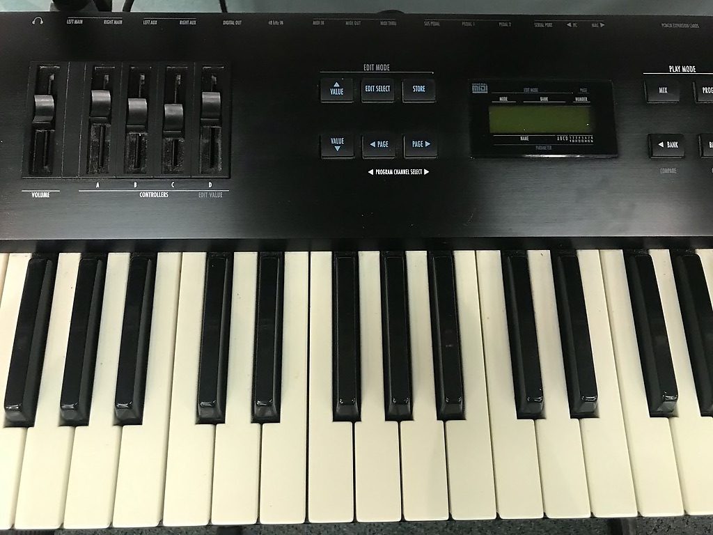 Alesis QS7 additional photo thumbnail