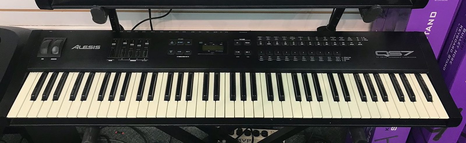 Alesis QS7