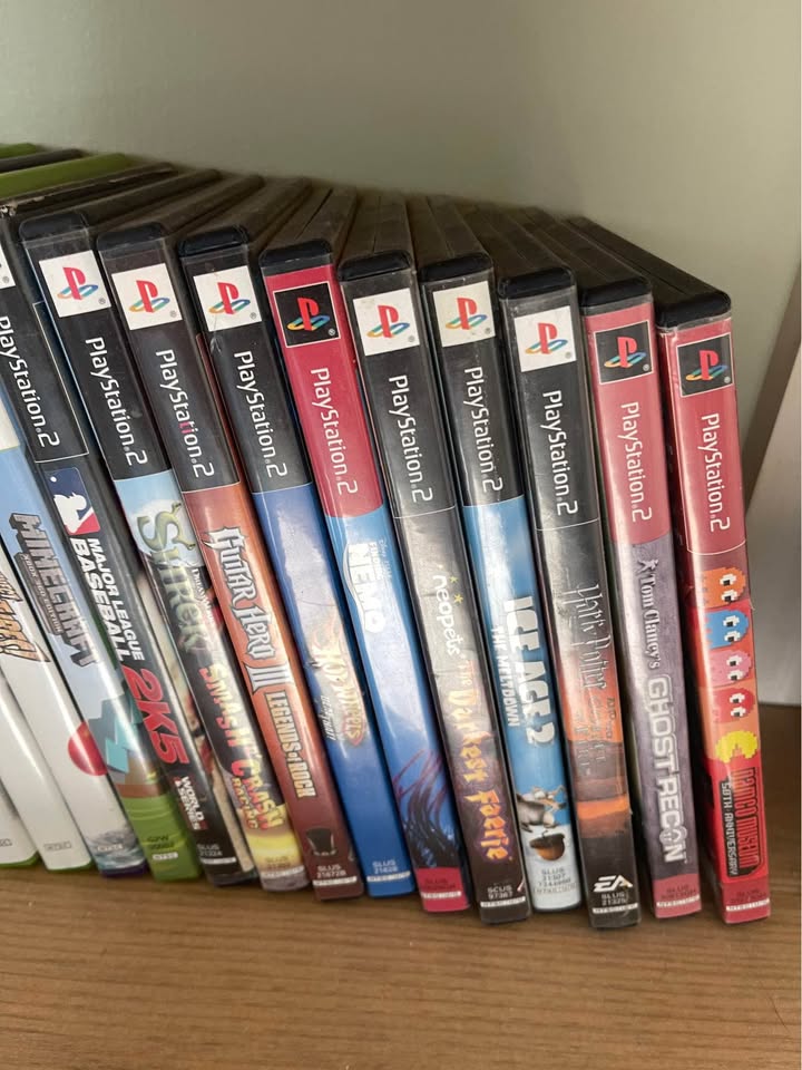 PS2 Console and 10 games additional photo thumbnail